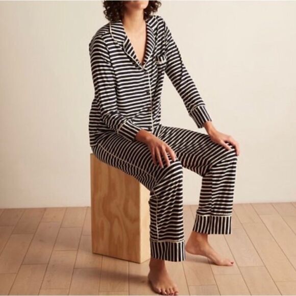 Maison Du Soir Monaco Pajama Set: Navy Stripe - Picture 3 of 14